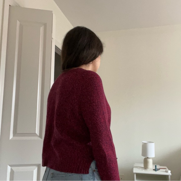 H&M Red Semi Cropped Sweater Long Sleeve - Picture 2 of 5